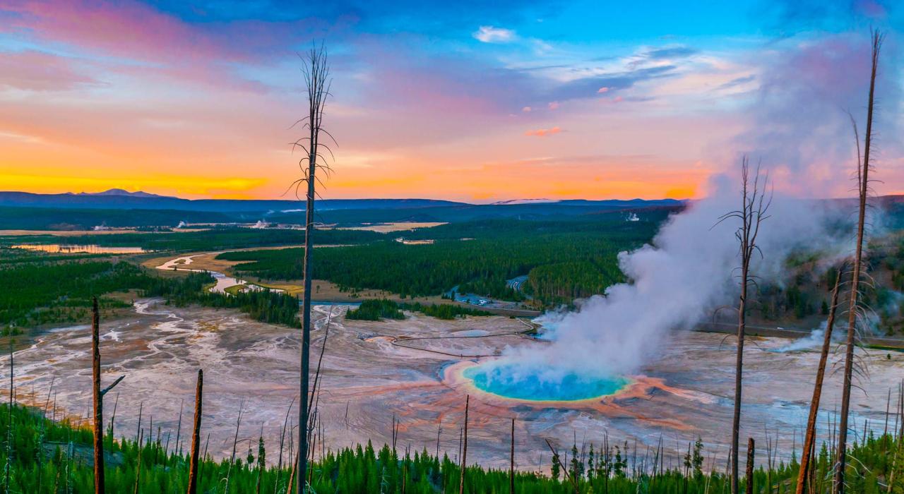 Top 10 Places to Visit in the USA: Yellowstone National Park