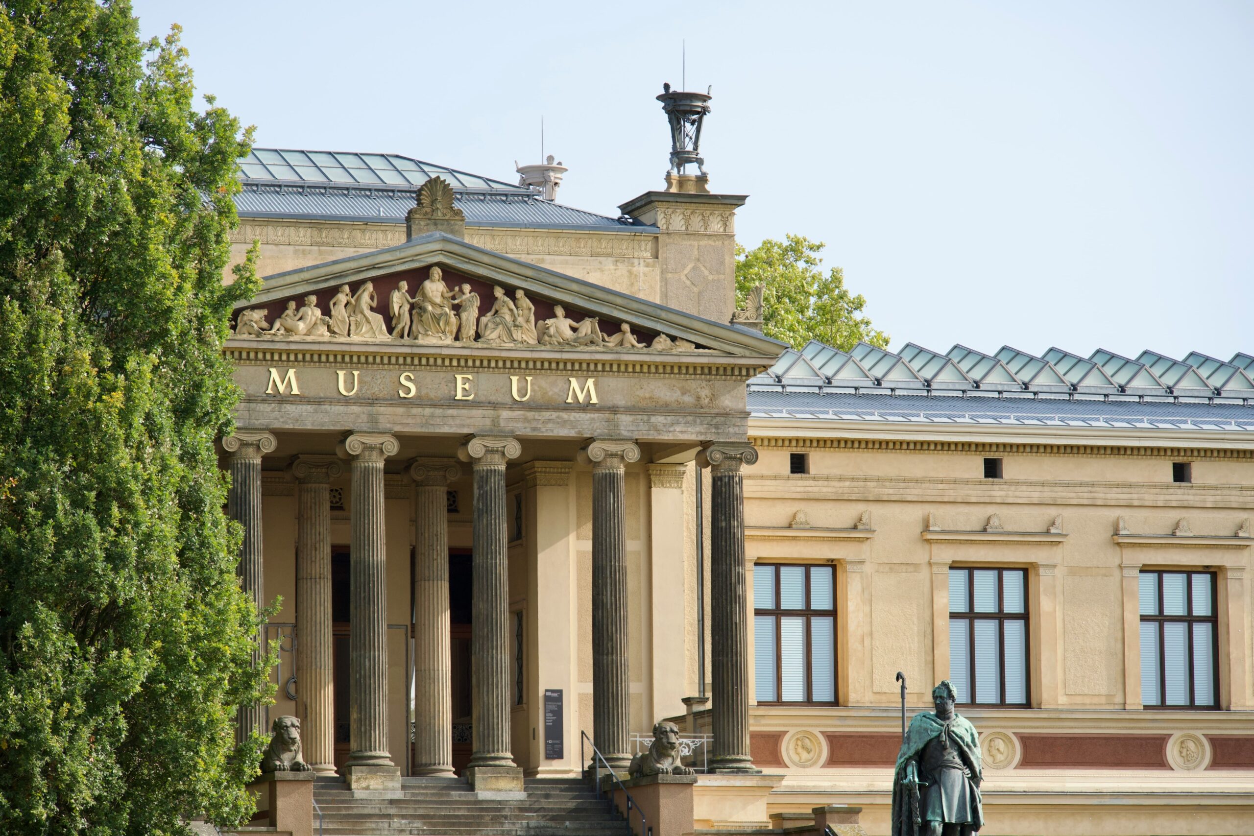 Top 10 Places to Visit in Athens: Plaka: The National Archaeological Museum