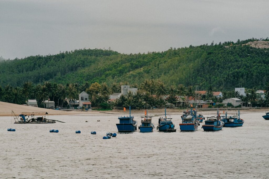 Kênh Gà Floating Village