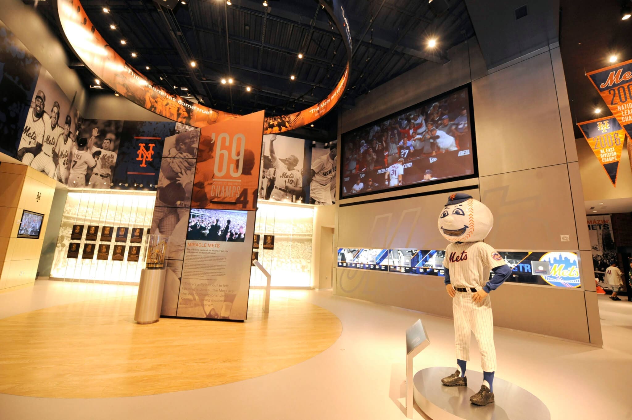 Top 10 Must See Spots in Queens: Mets Museum