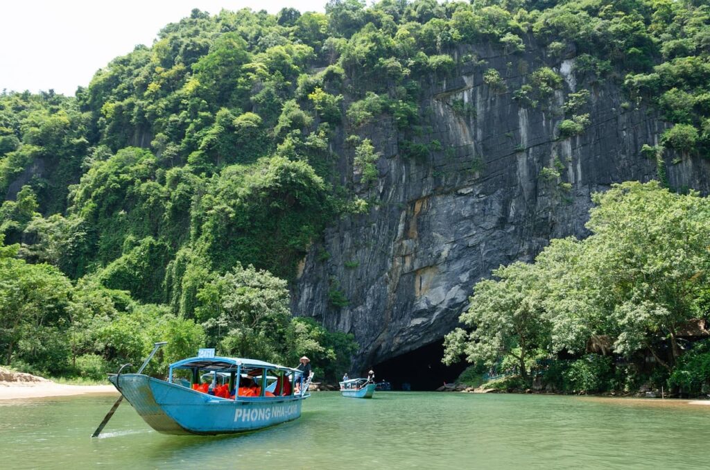 phong nha vietnam