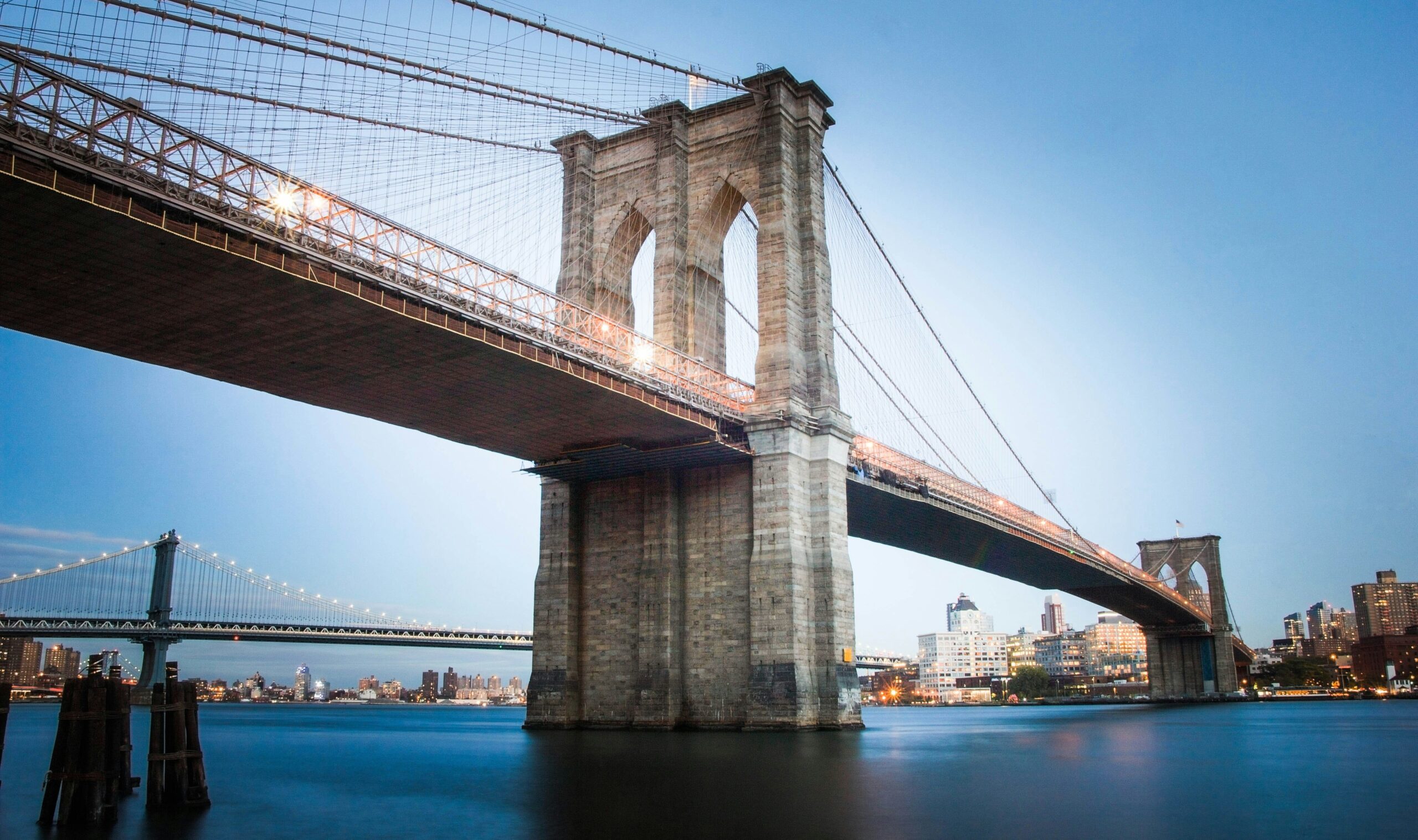 Top 10 Historic Landmarks in NYC: Brooklyn Bridge