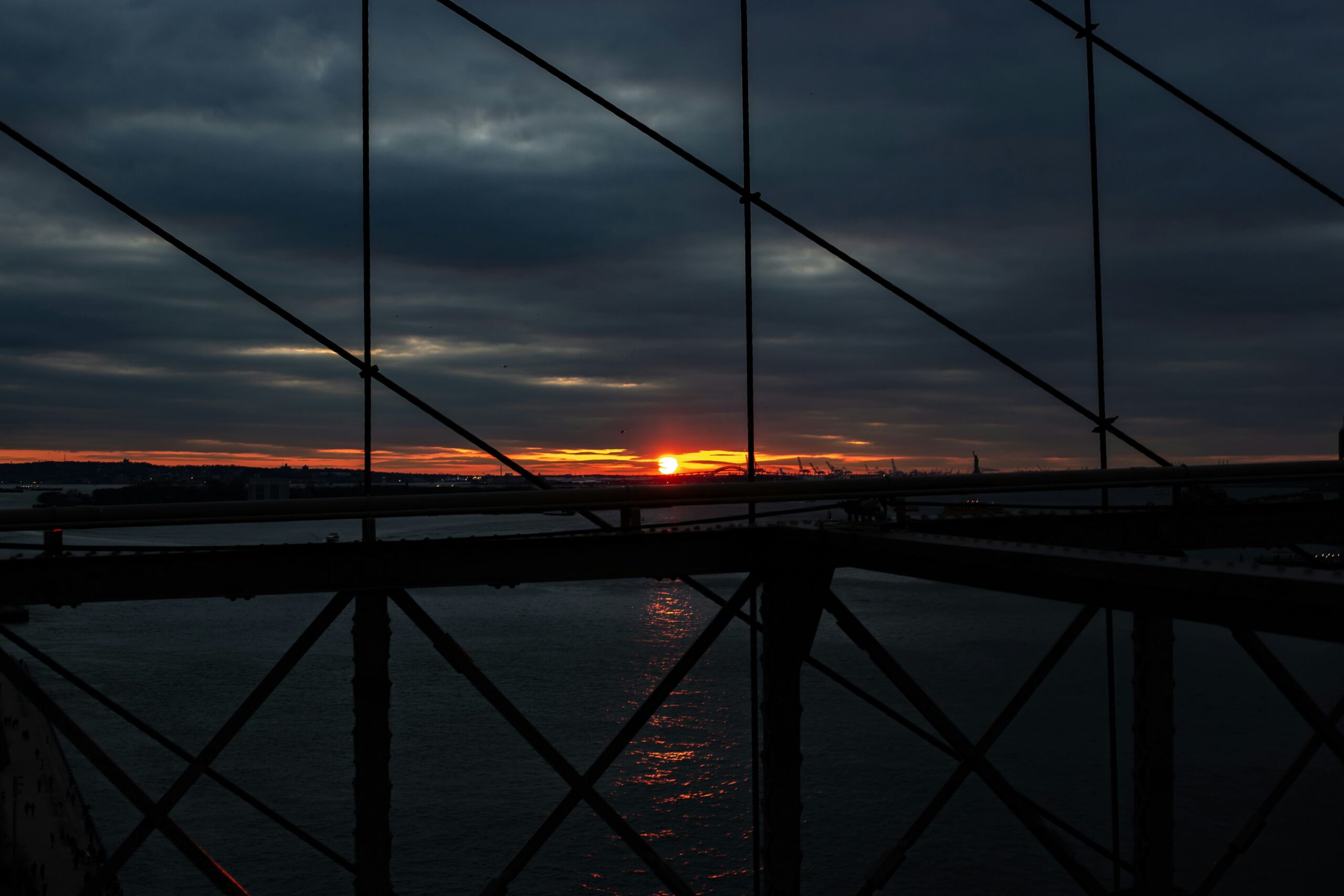 Top 10 Instagrammable Spots in NYC: Brooklyn Bridge at Sunrise