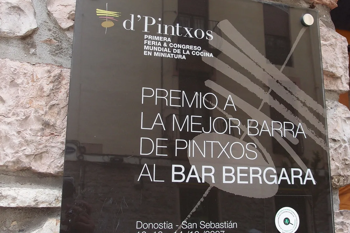 Award plaque at Bar Bergara in the Gros district of San Sebastián