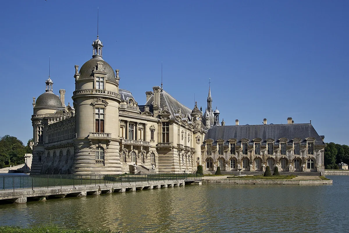 Chateau de Chantilly beside its moat